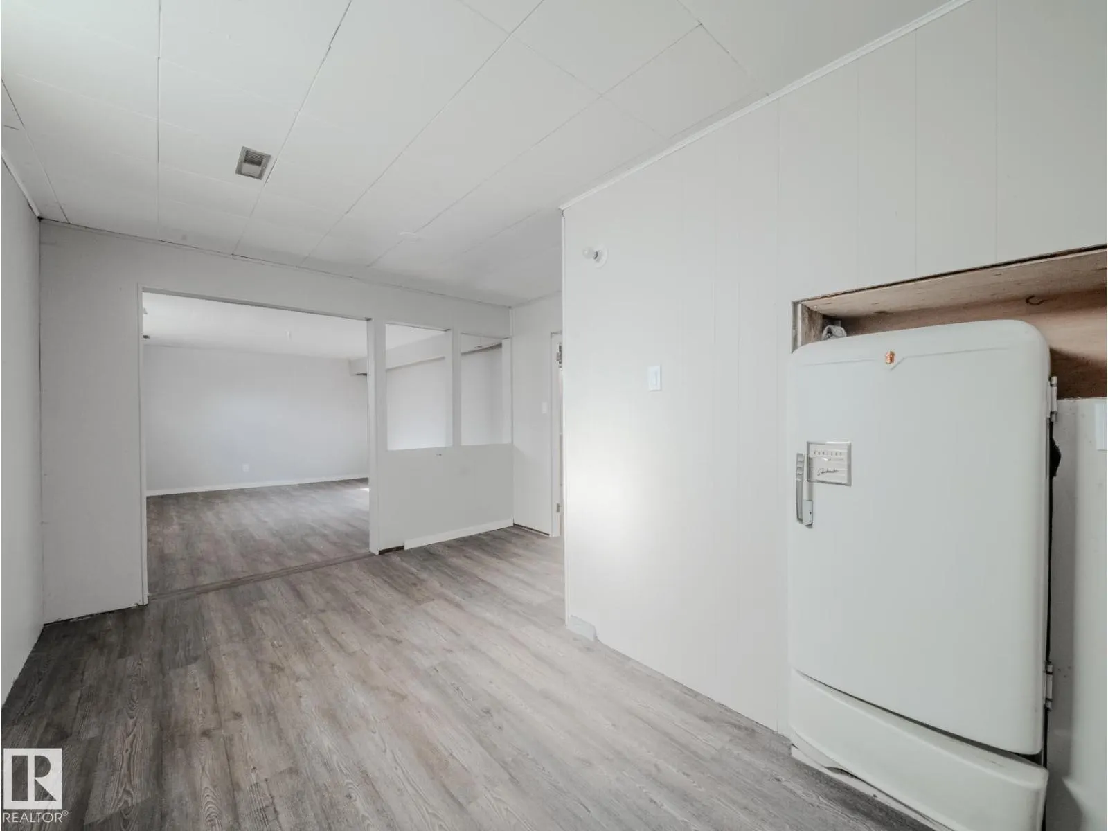 8111 159 ST NW