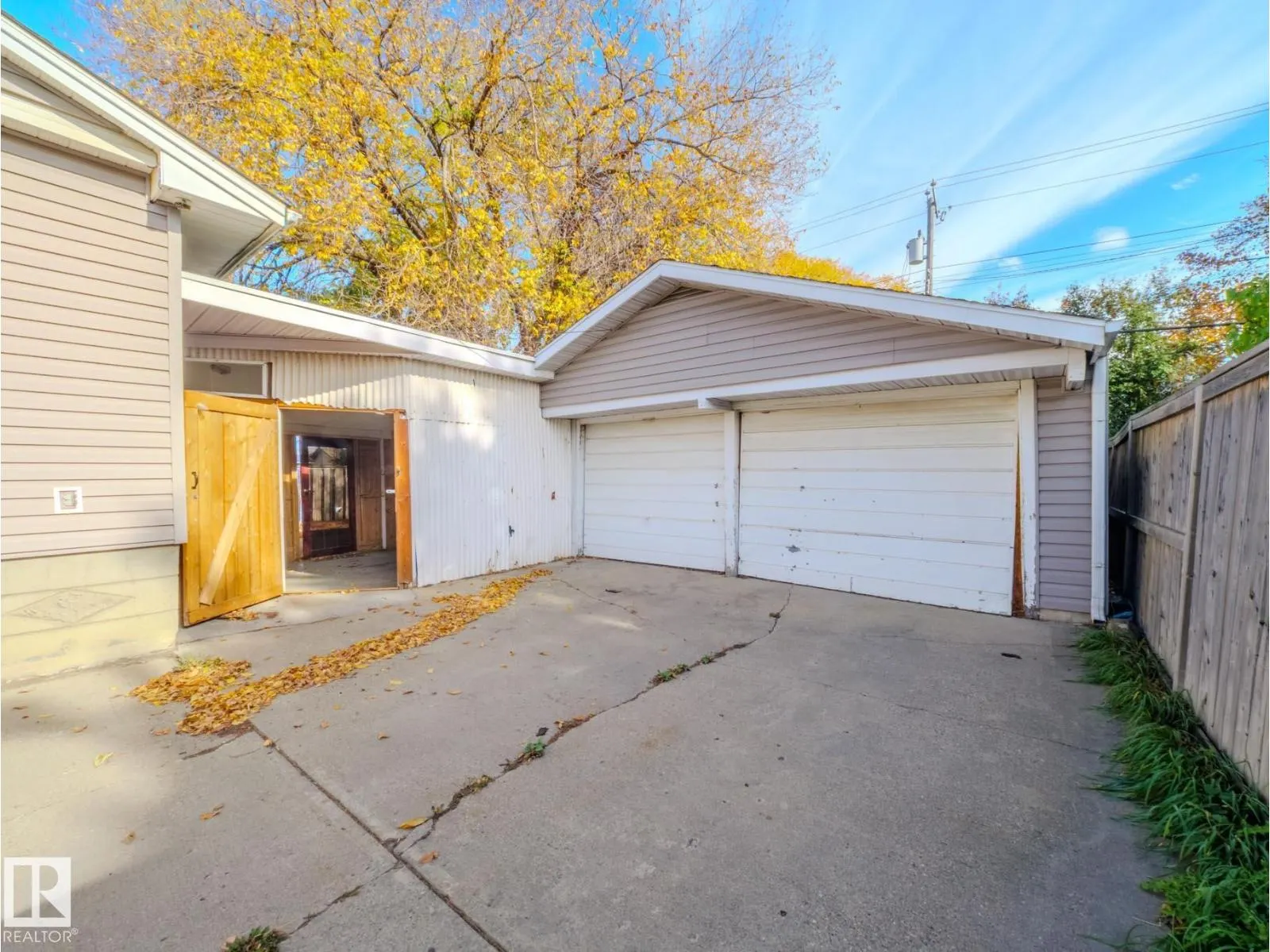 8111 159 ST NW
