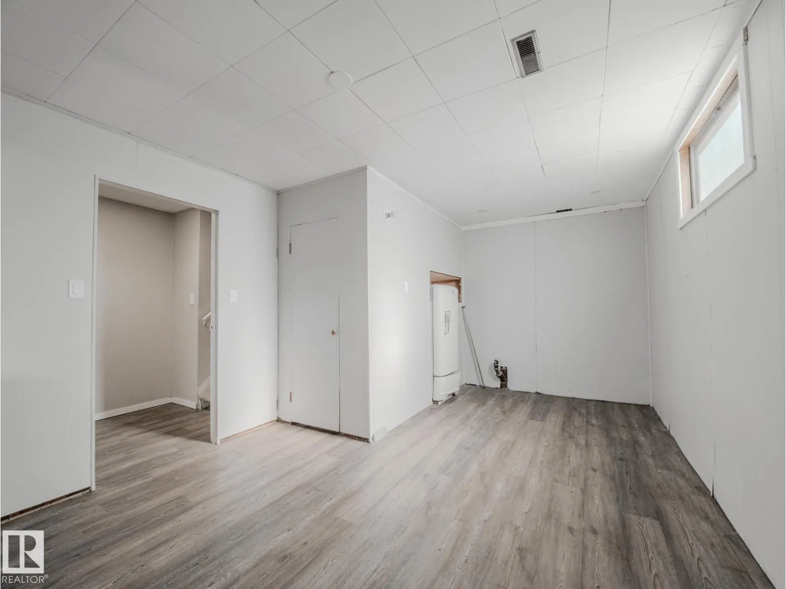 8111 159 ST NW