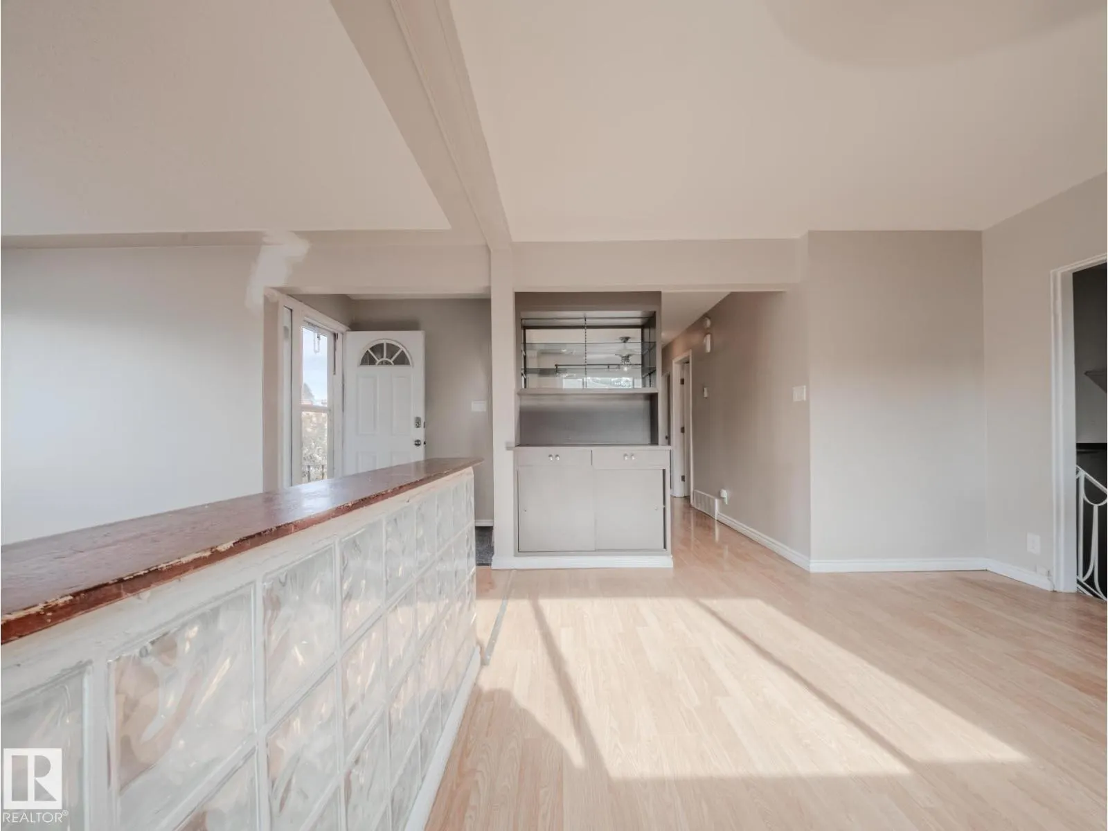 8111 159 ST NW