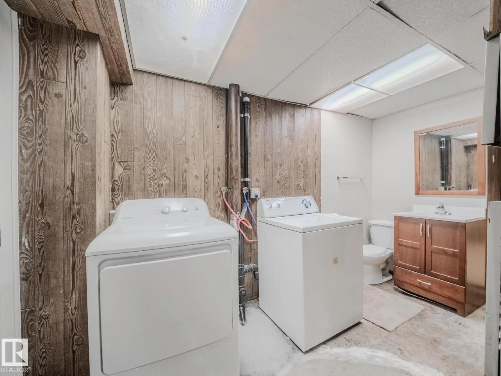 8111 159 ST NW