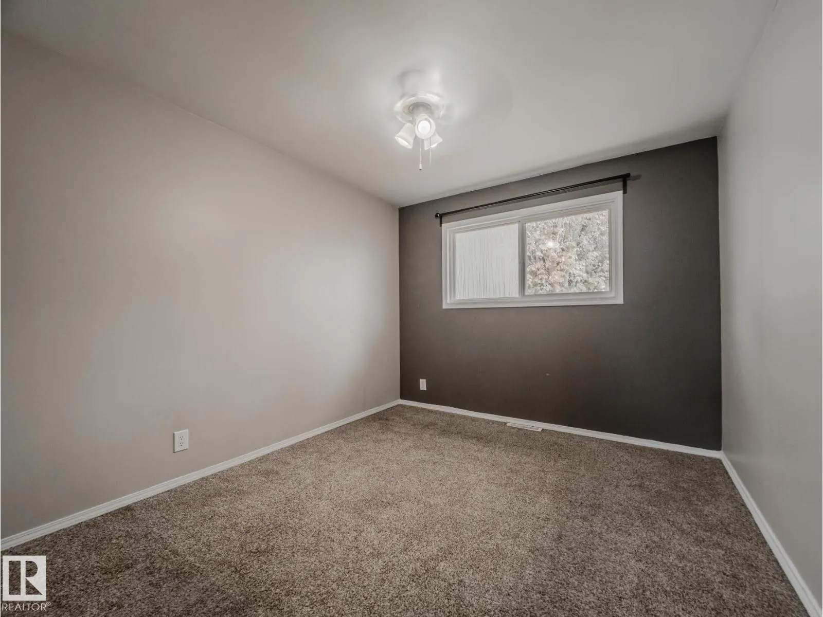 8111 159 ST NW