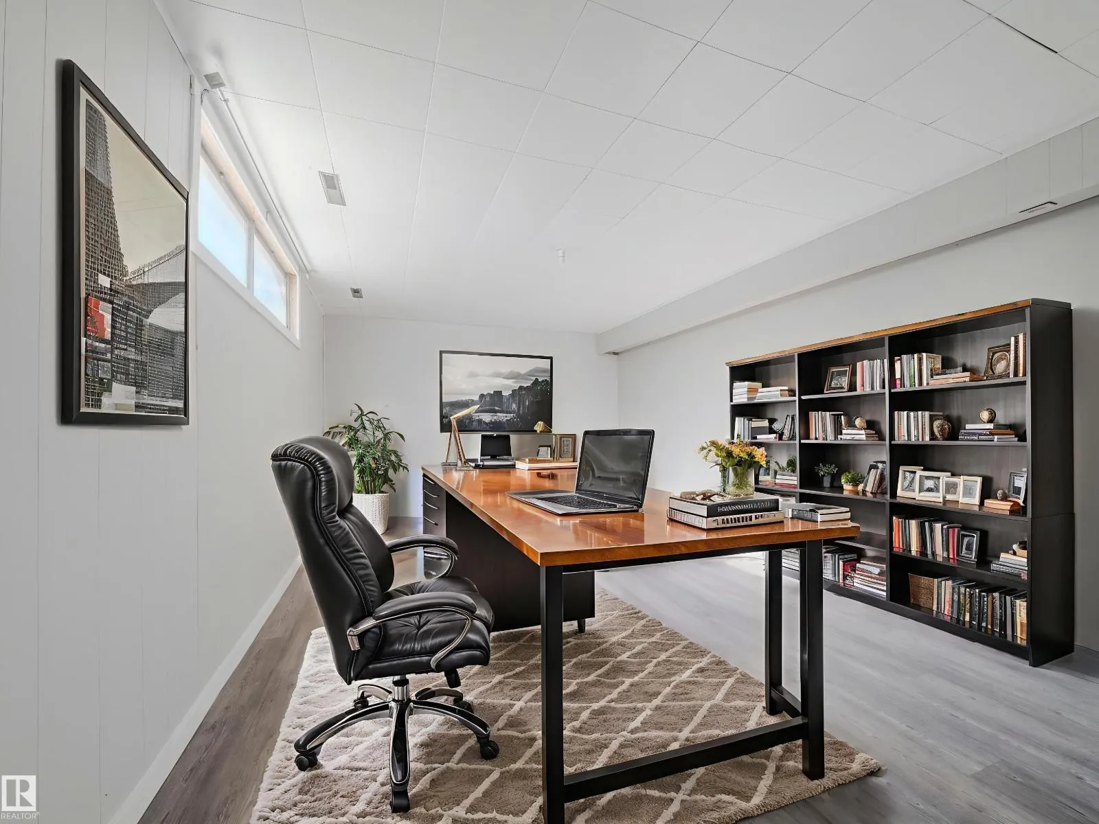 8111 159 ST NW