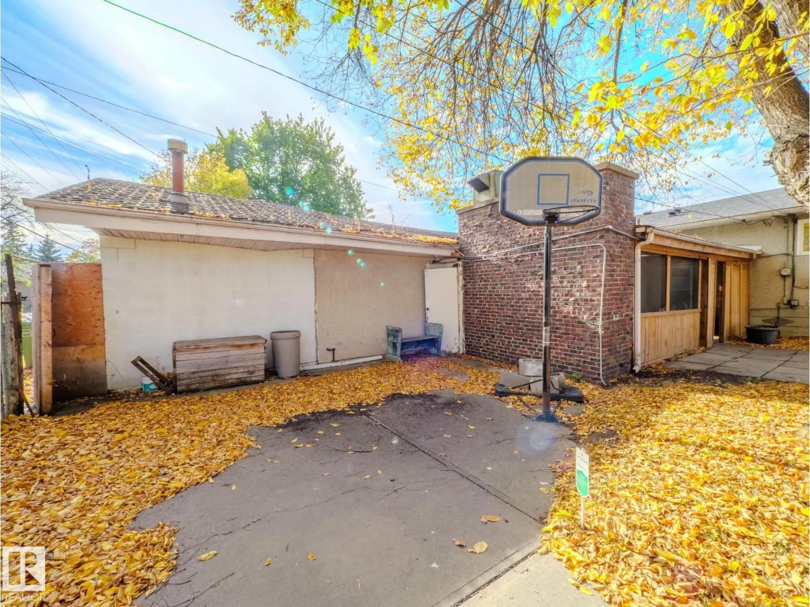8111 159 ST NW