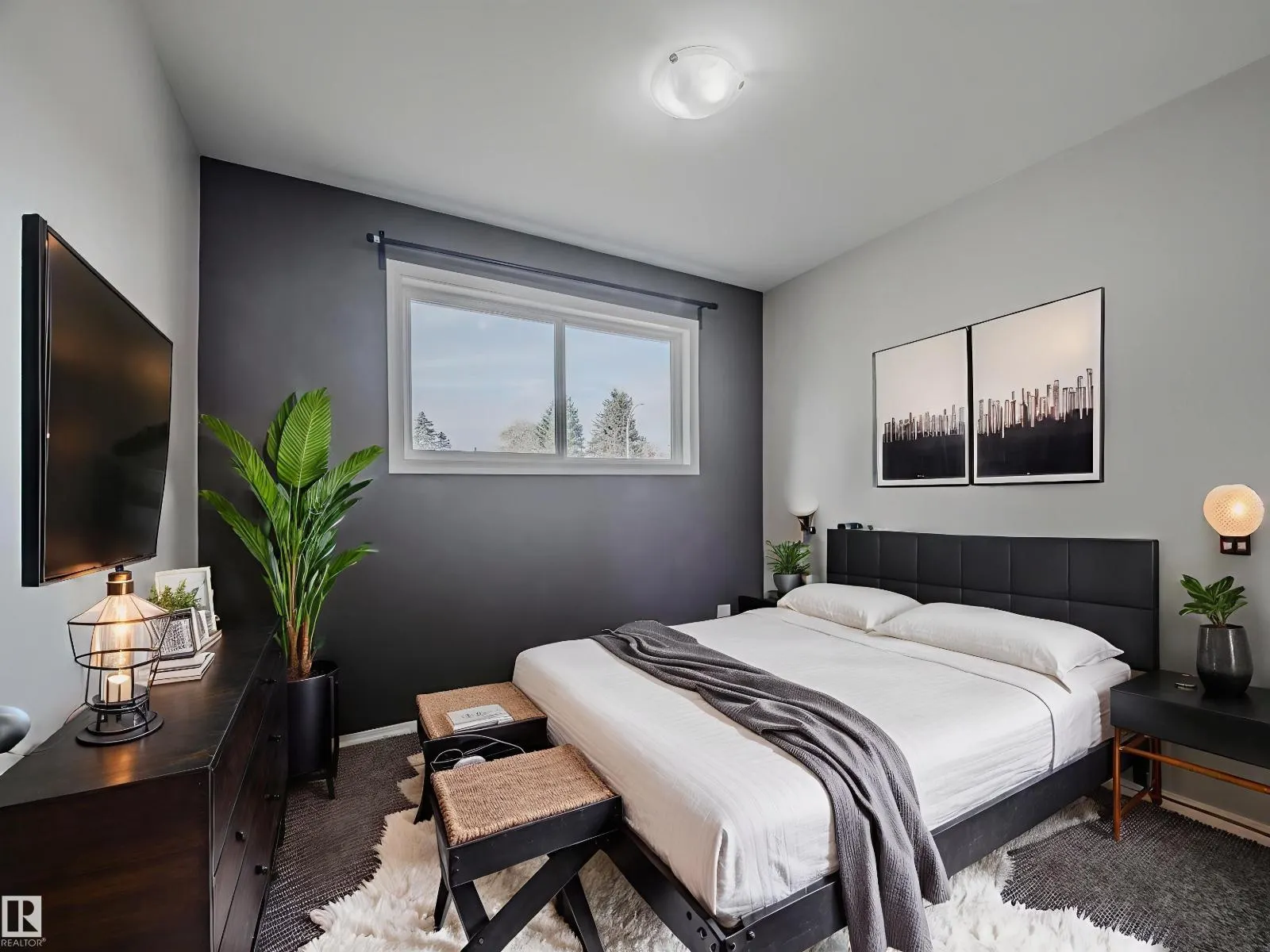 8111 159 ST NW