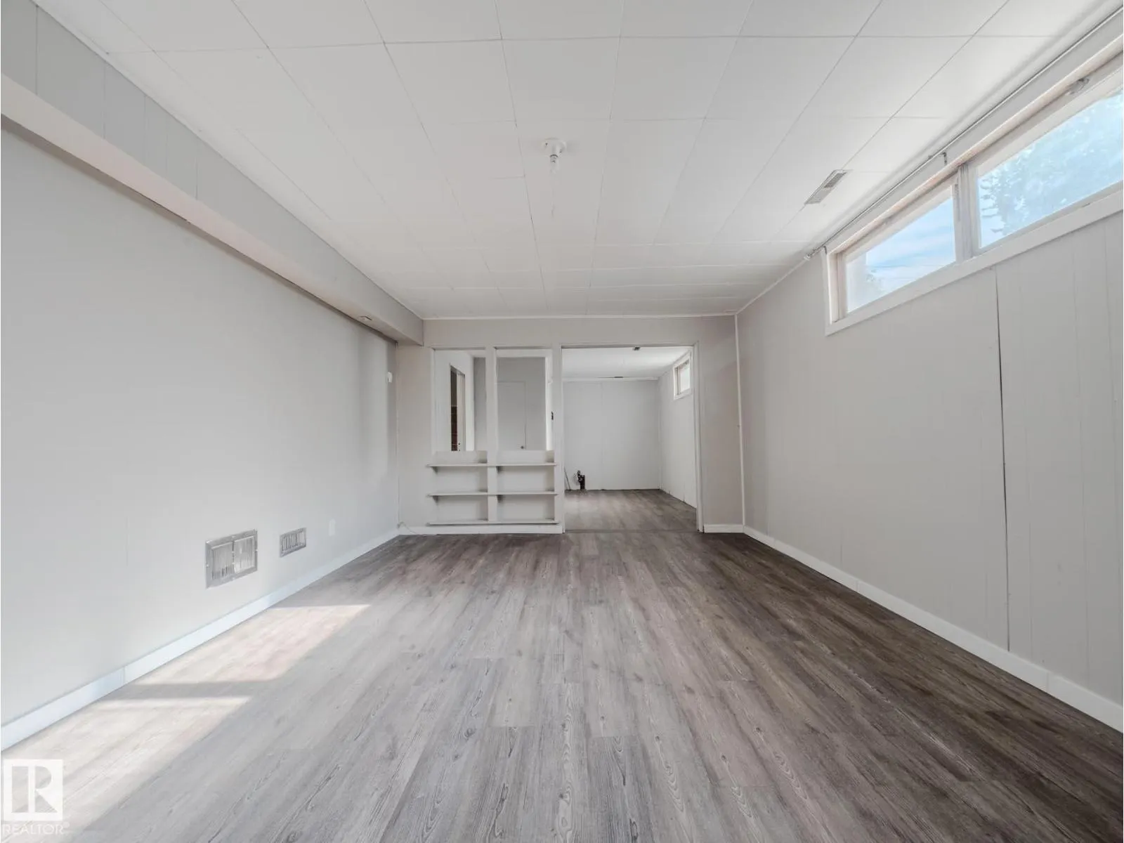 8111 159 ST NW