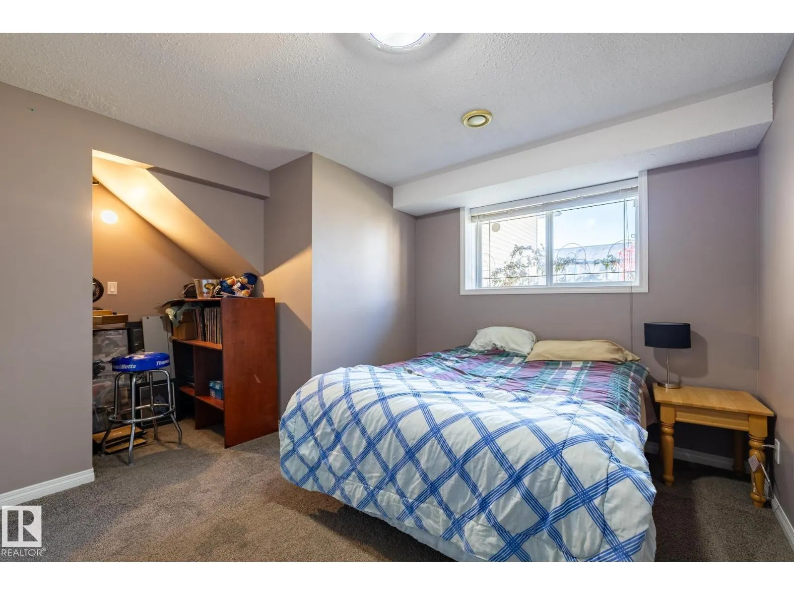 40 DEER PARK BV