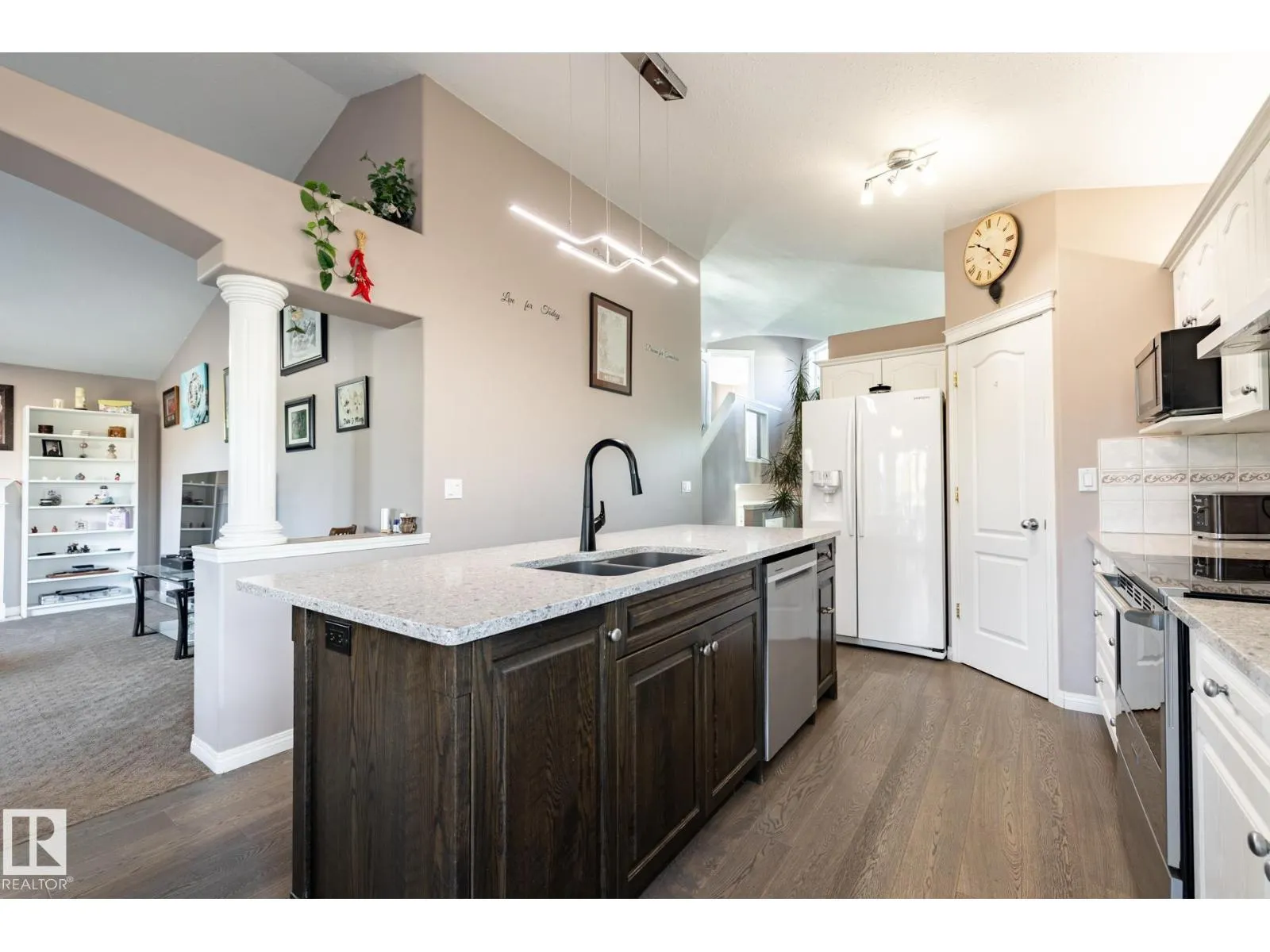40 DEER PARK BV
