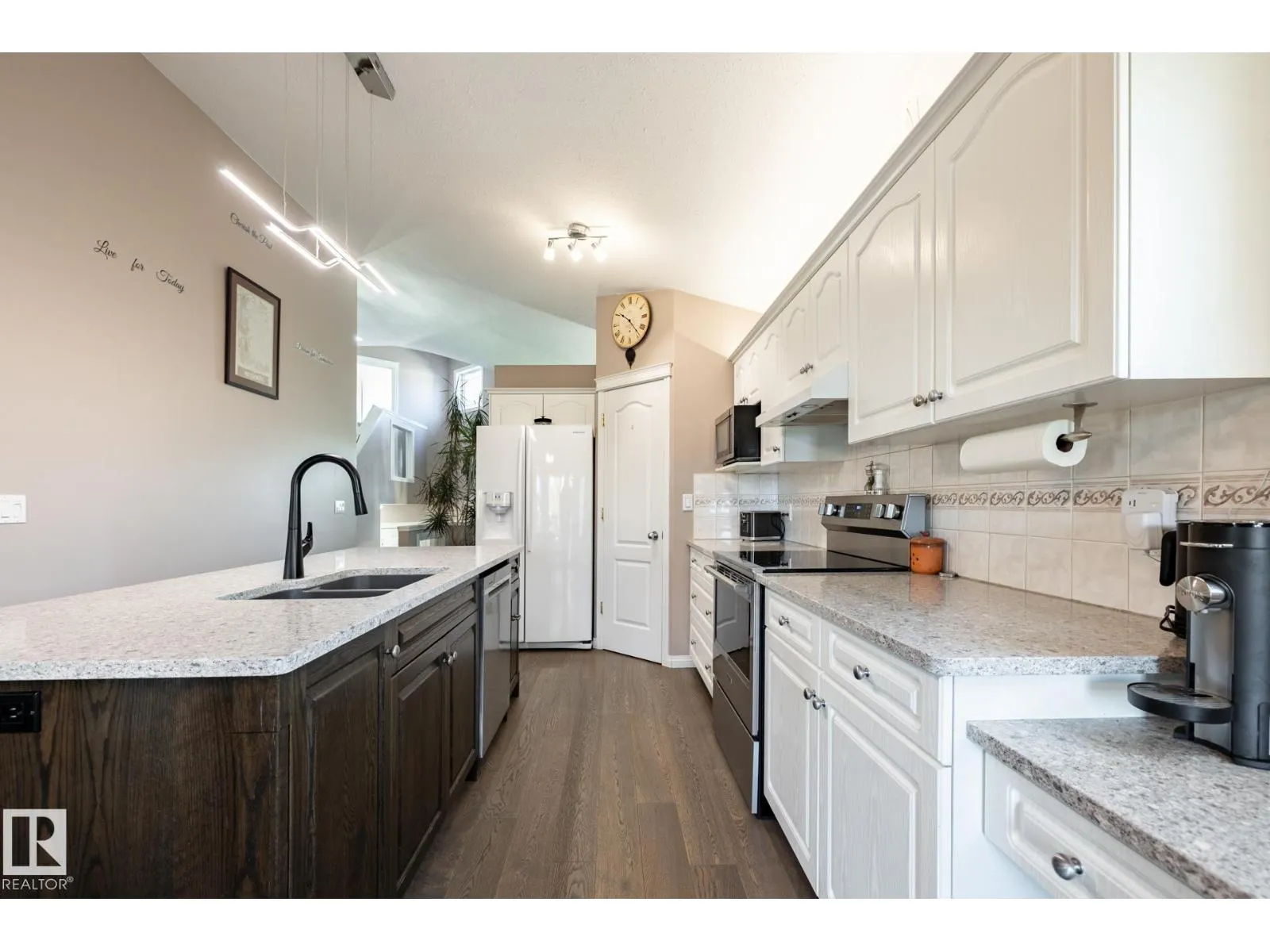 40 DEER PARK BV