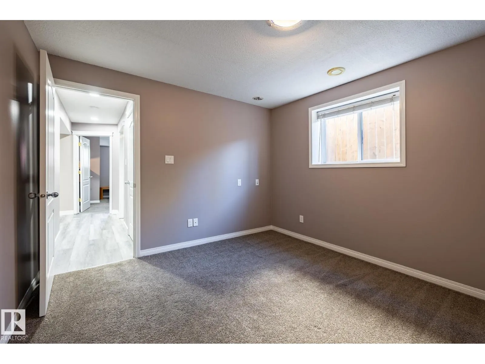 40 DEER PARK BV