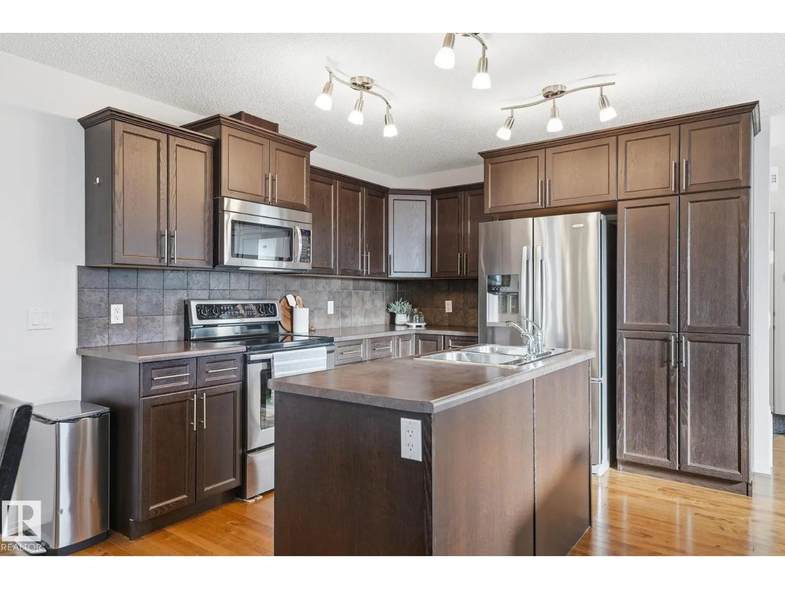 17104 125 ST NW