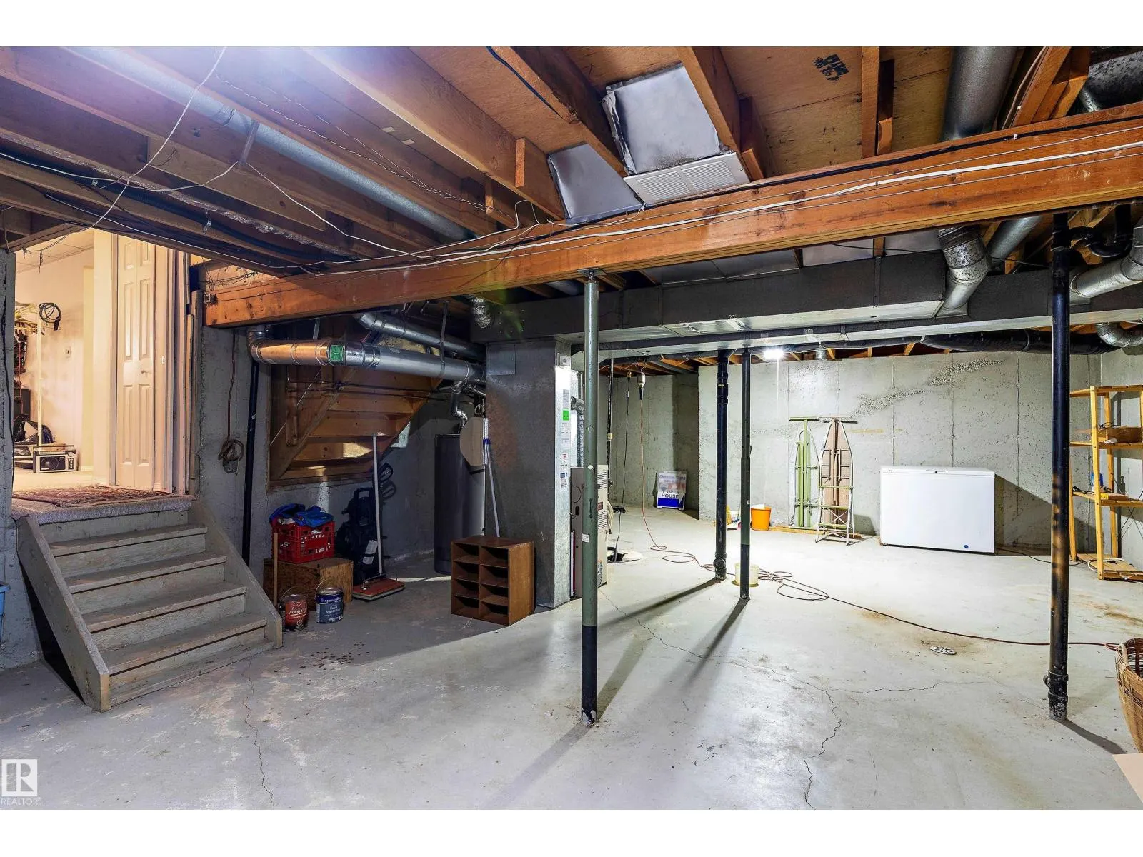 3112 109 ST NW