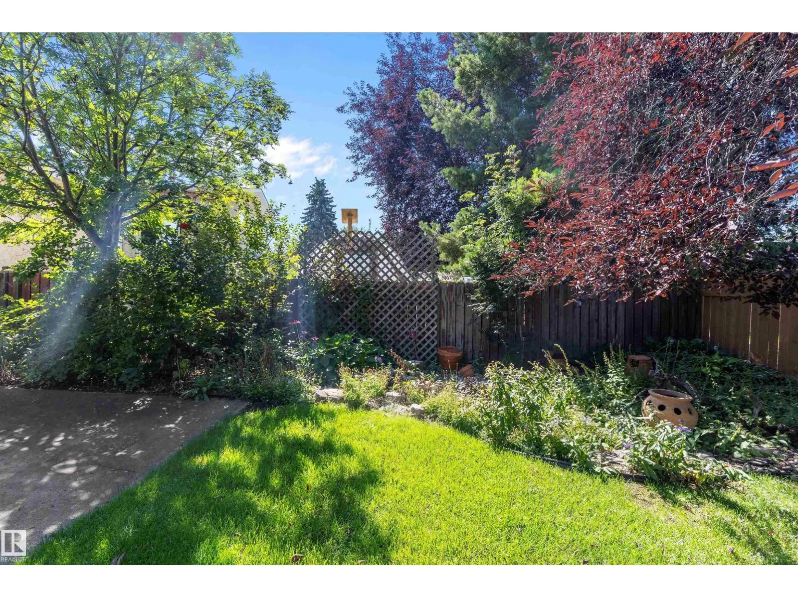 3112 109 ST NW