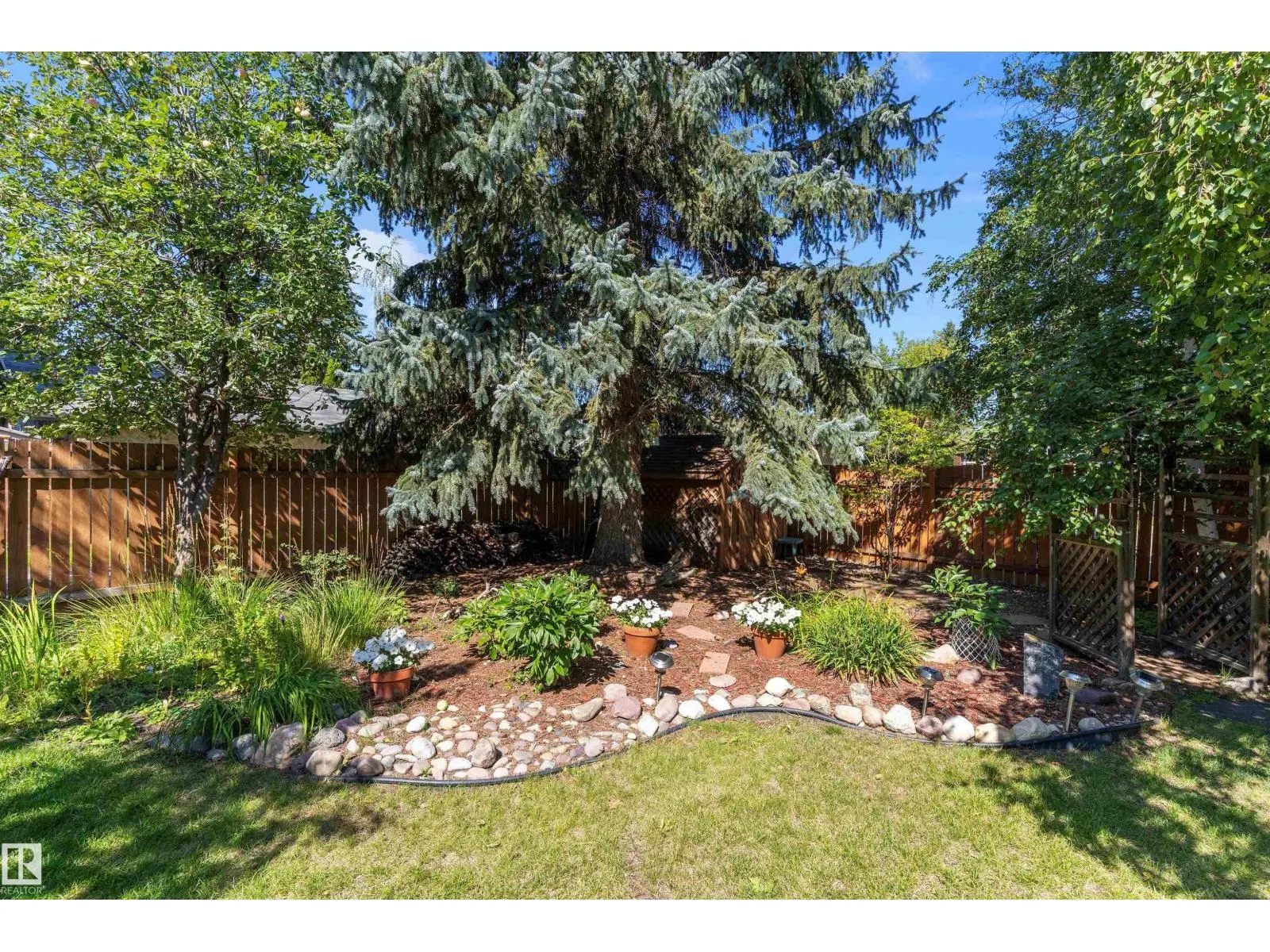 3112 109 ST NW