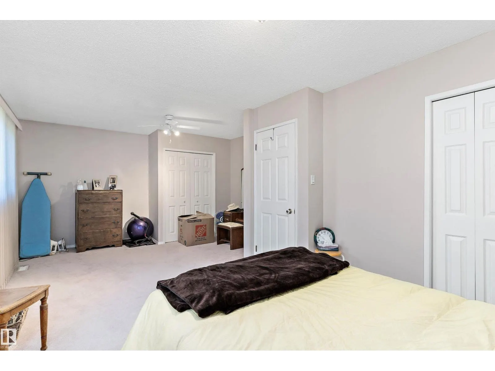 3112 109 ST NW