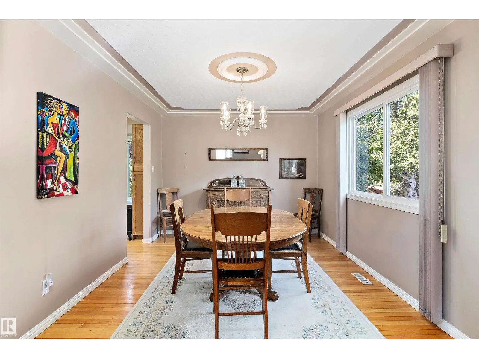 3112 109 ST NW