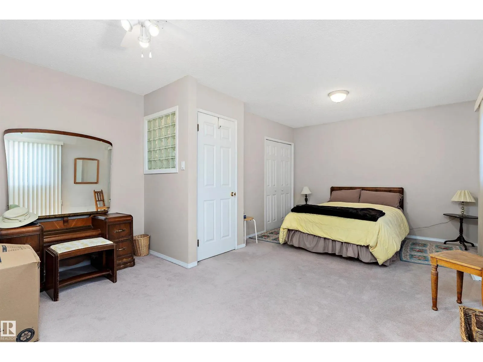 3112 109 ST NW