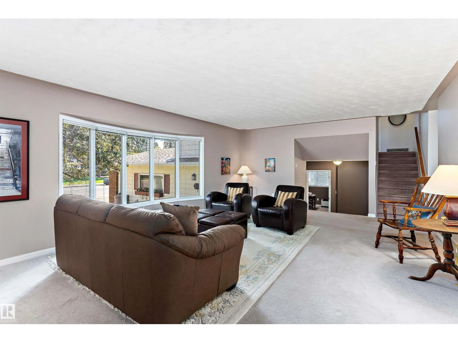 3112 109 ST NW