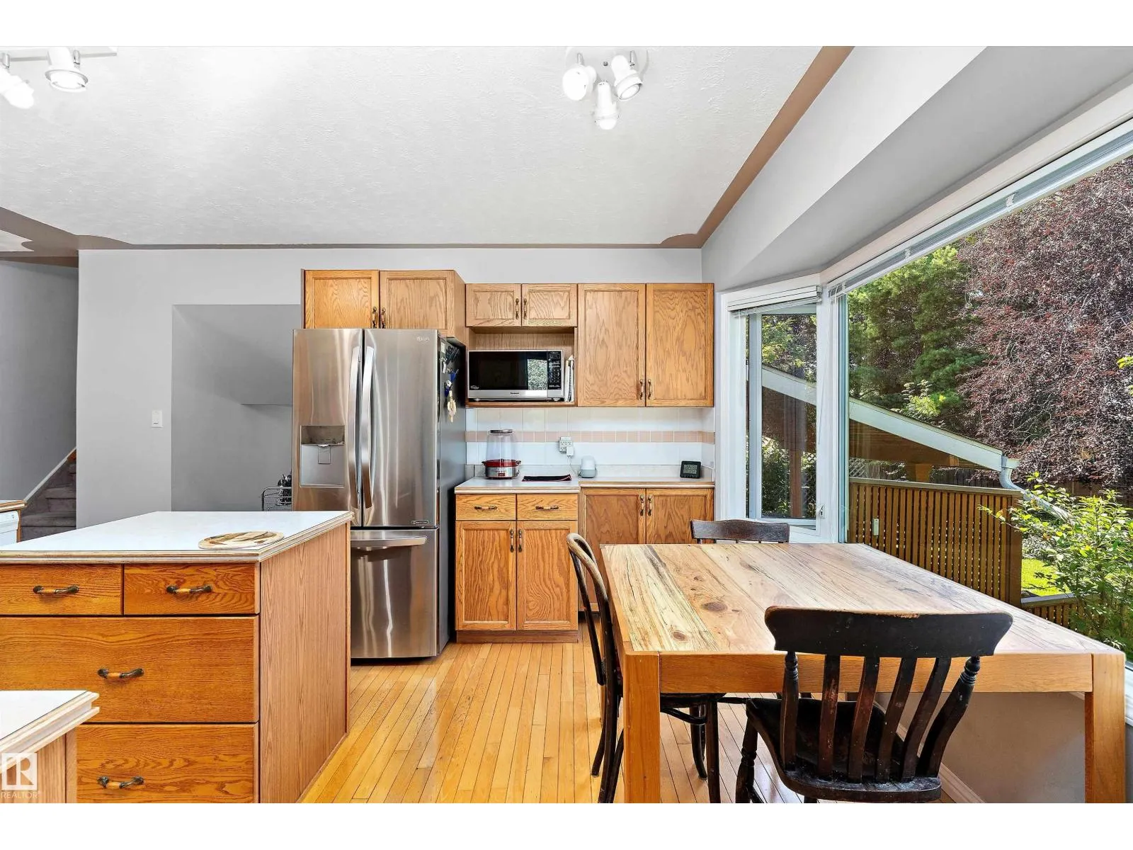 3112 109 ST NW