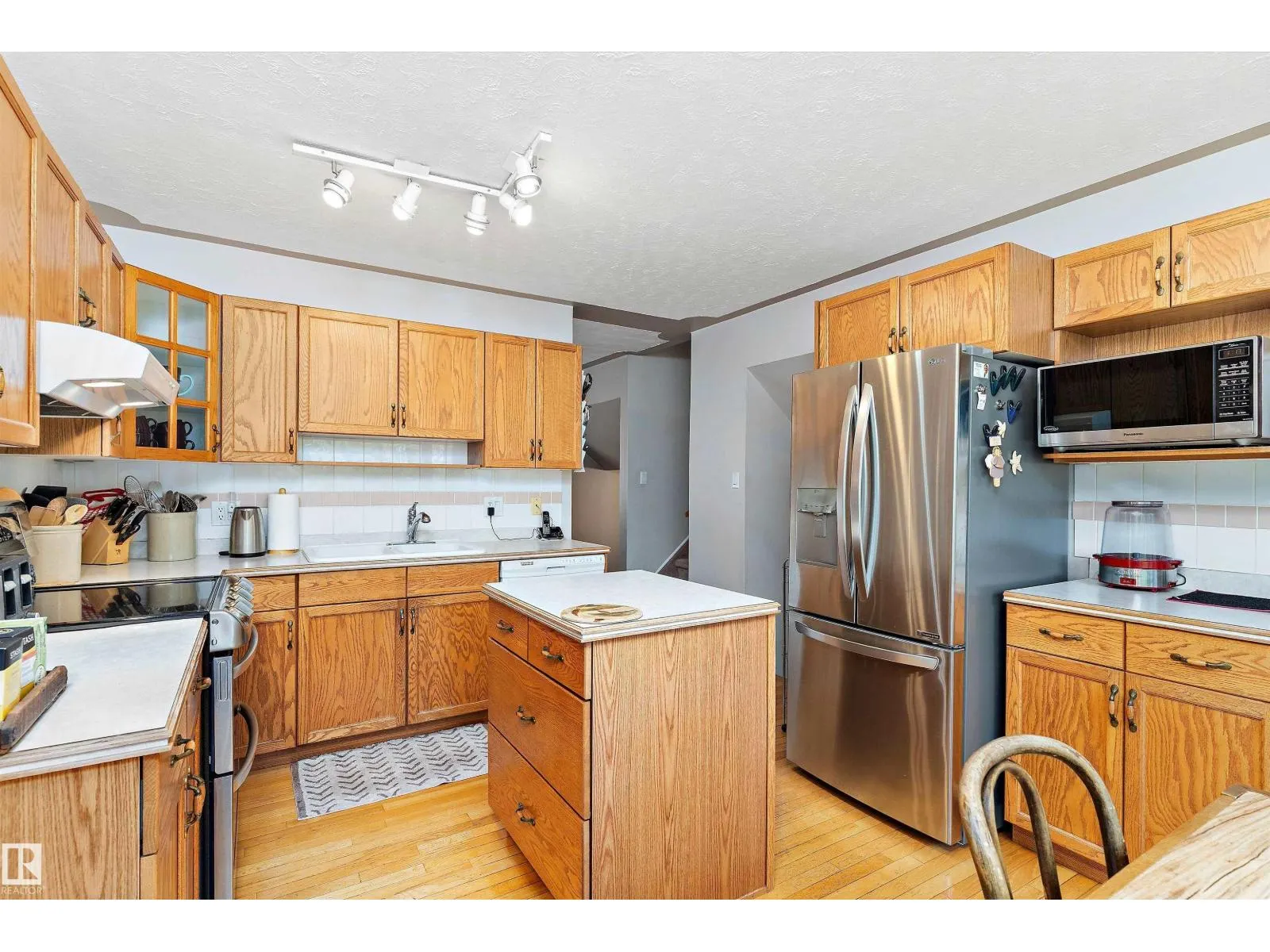 3112 109 ST NW