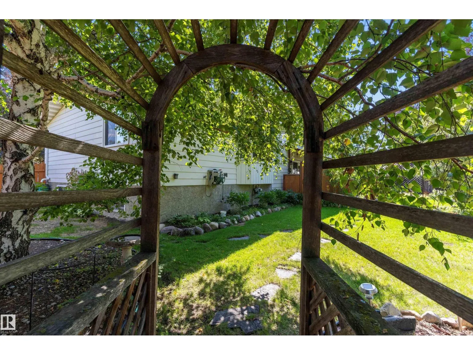 3112 109 ST NW