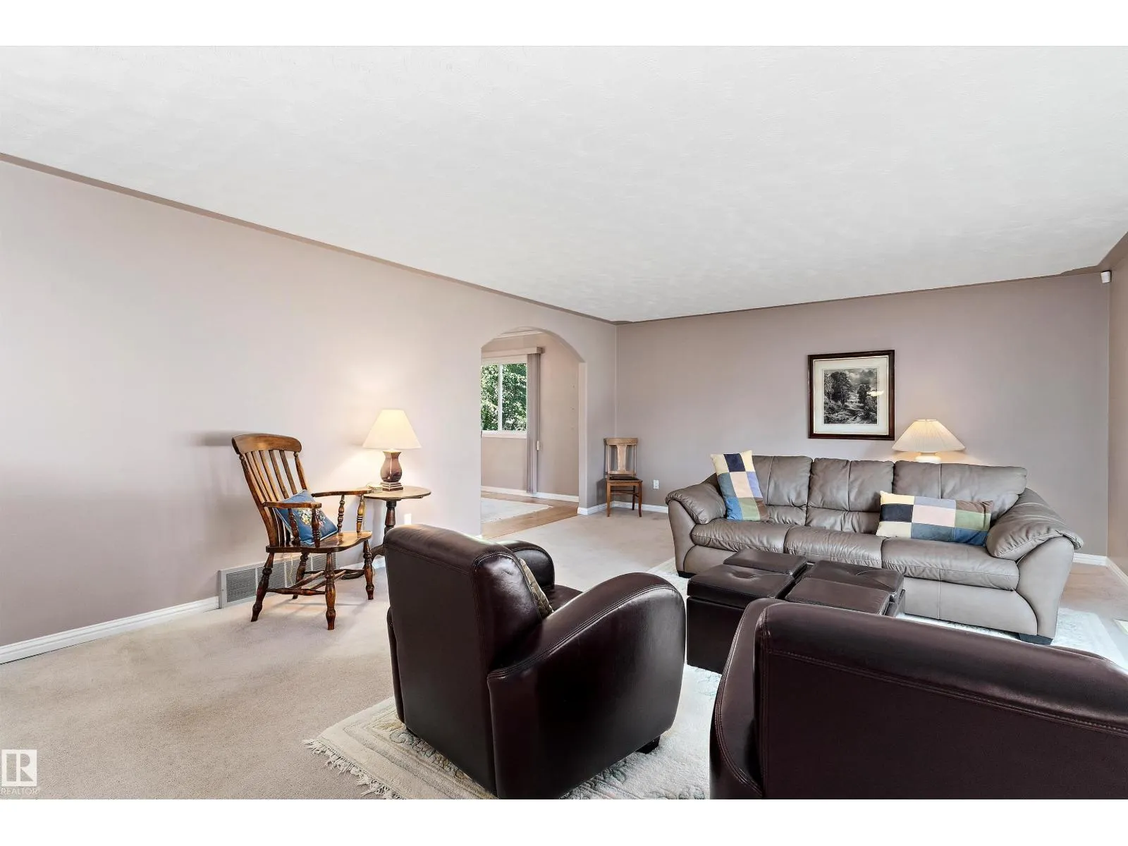 3112 109 ST NW