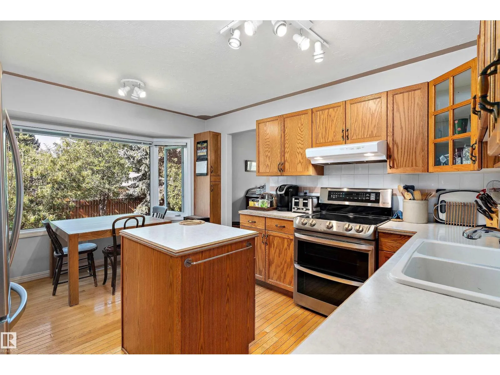 3112 109 ST NW