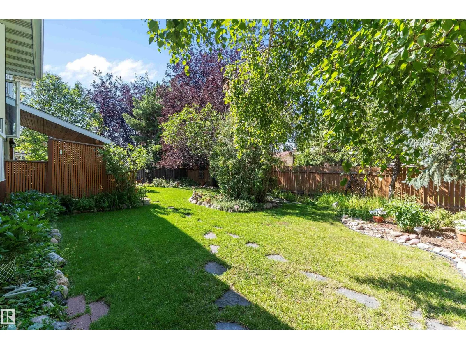 3112 109 ST NW