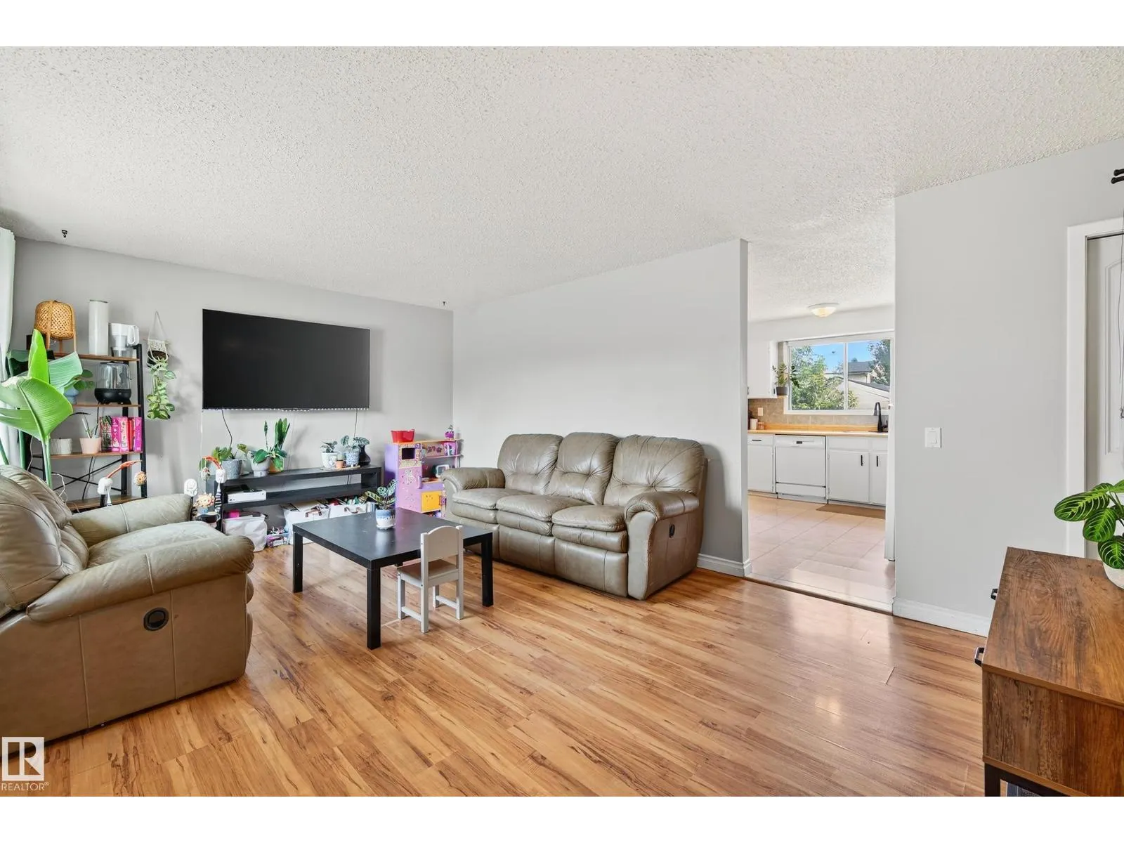 16215 102 ST NW