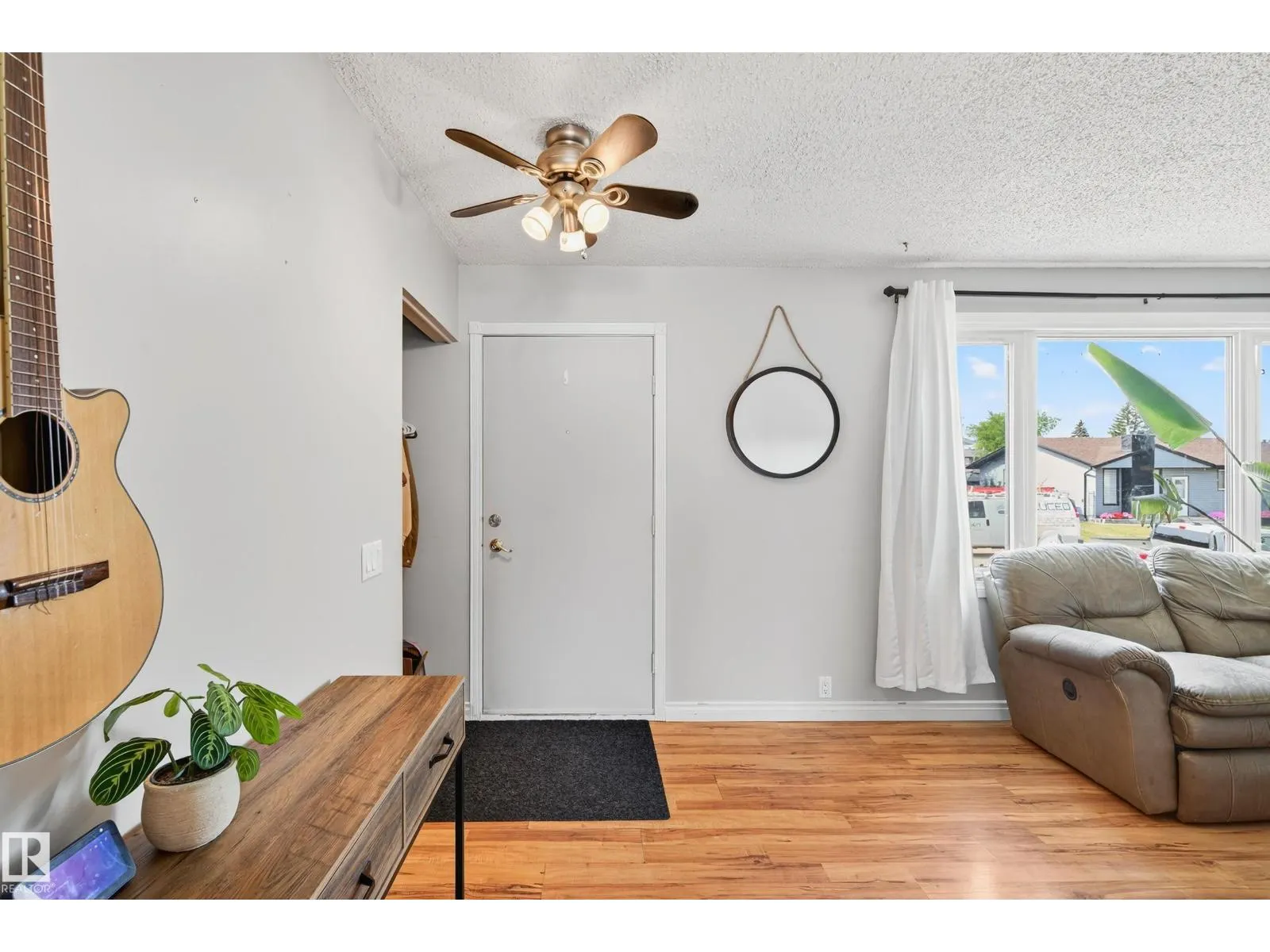 16215 102 ST NW
