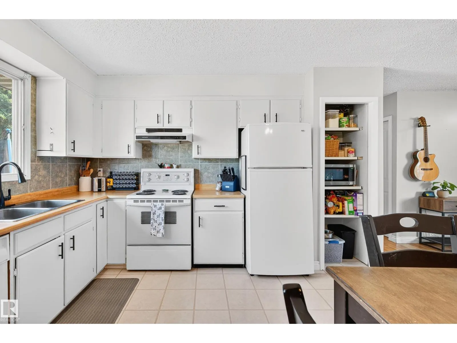 16215 102 ST NW