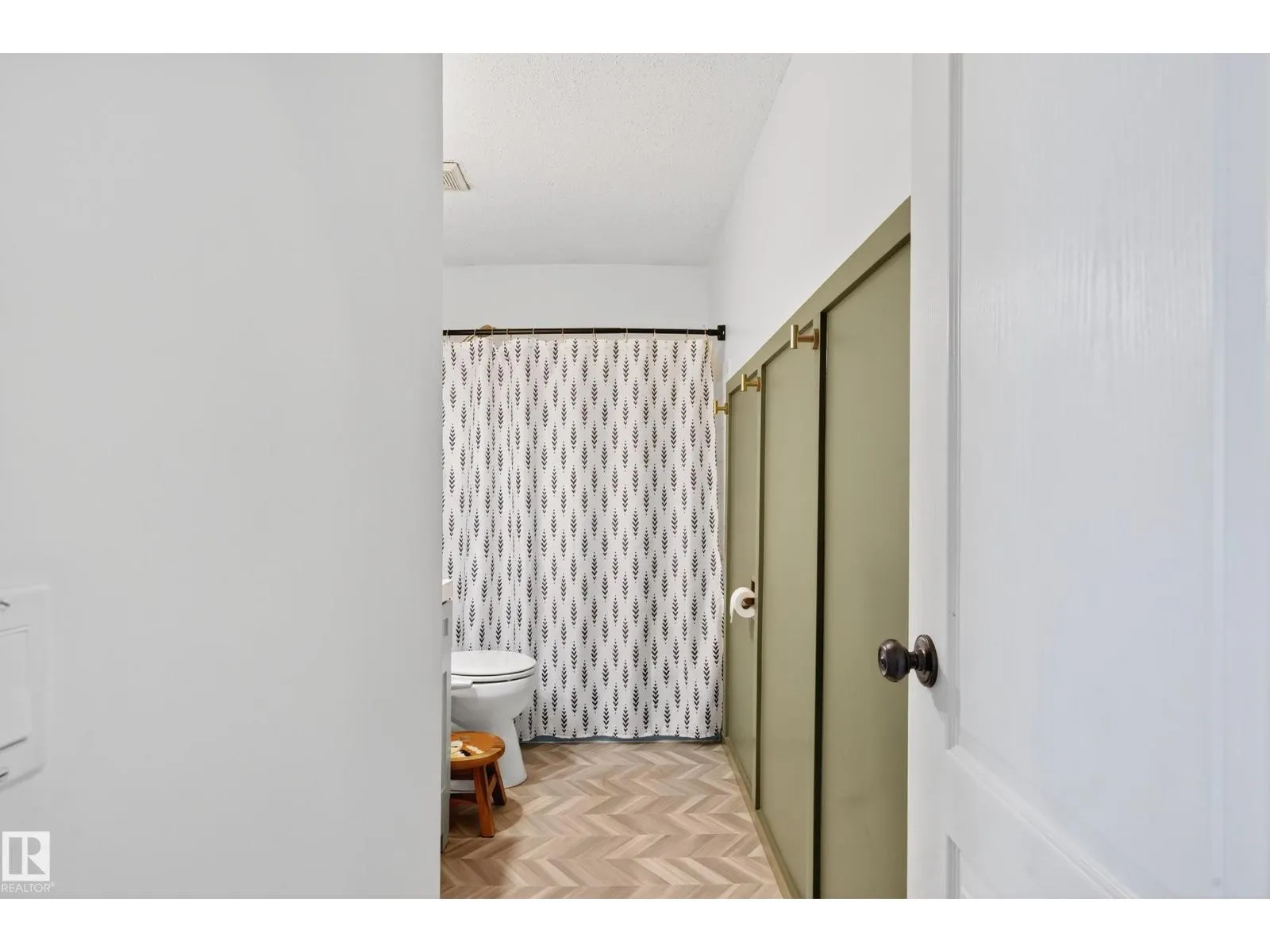 16215 102 ST NW
