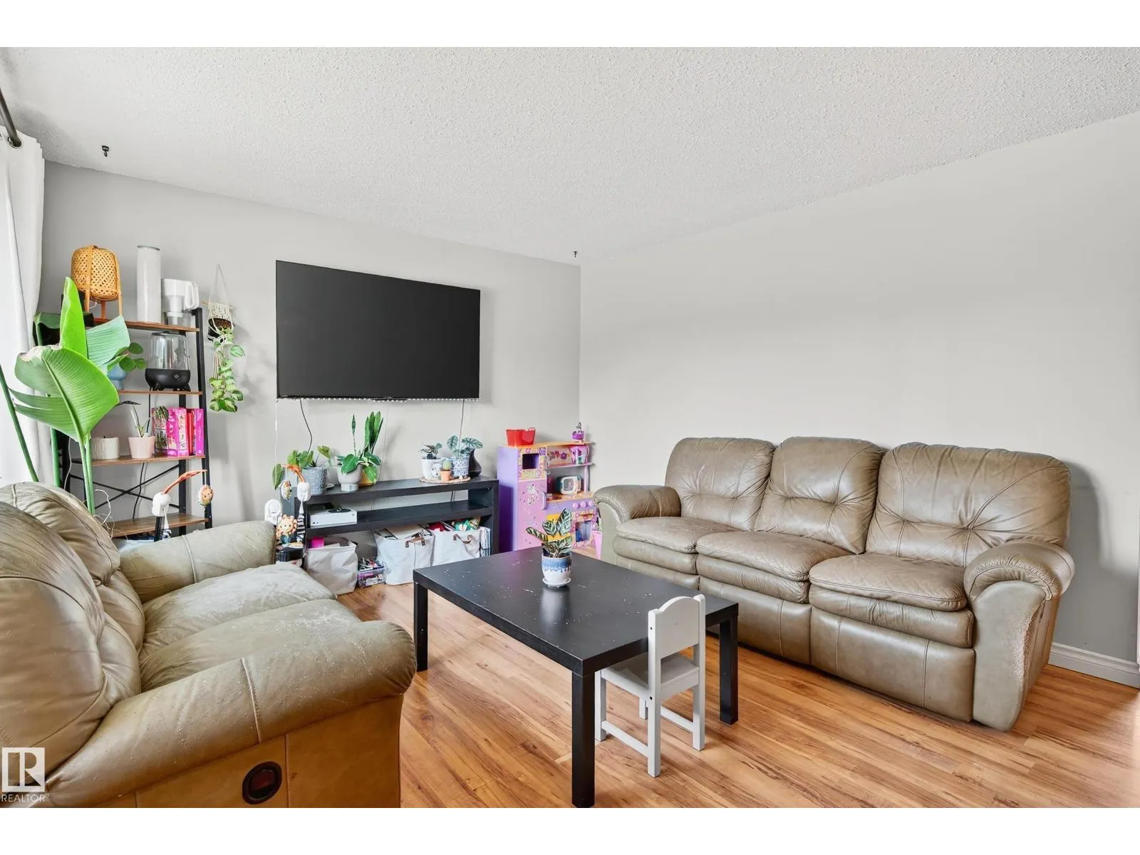 16215 102 ST NW