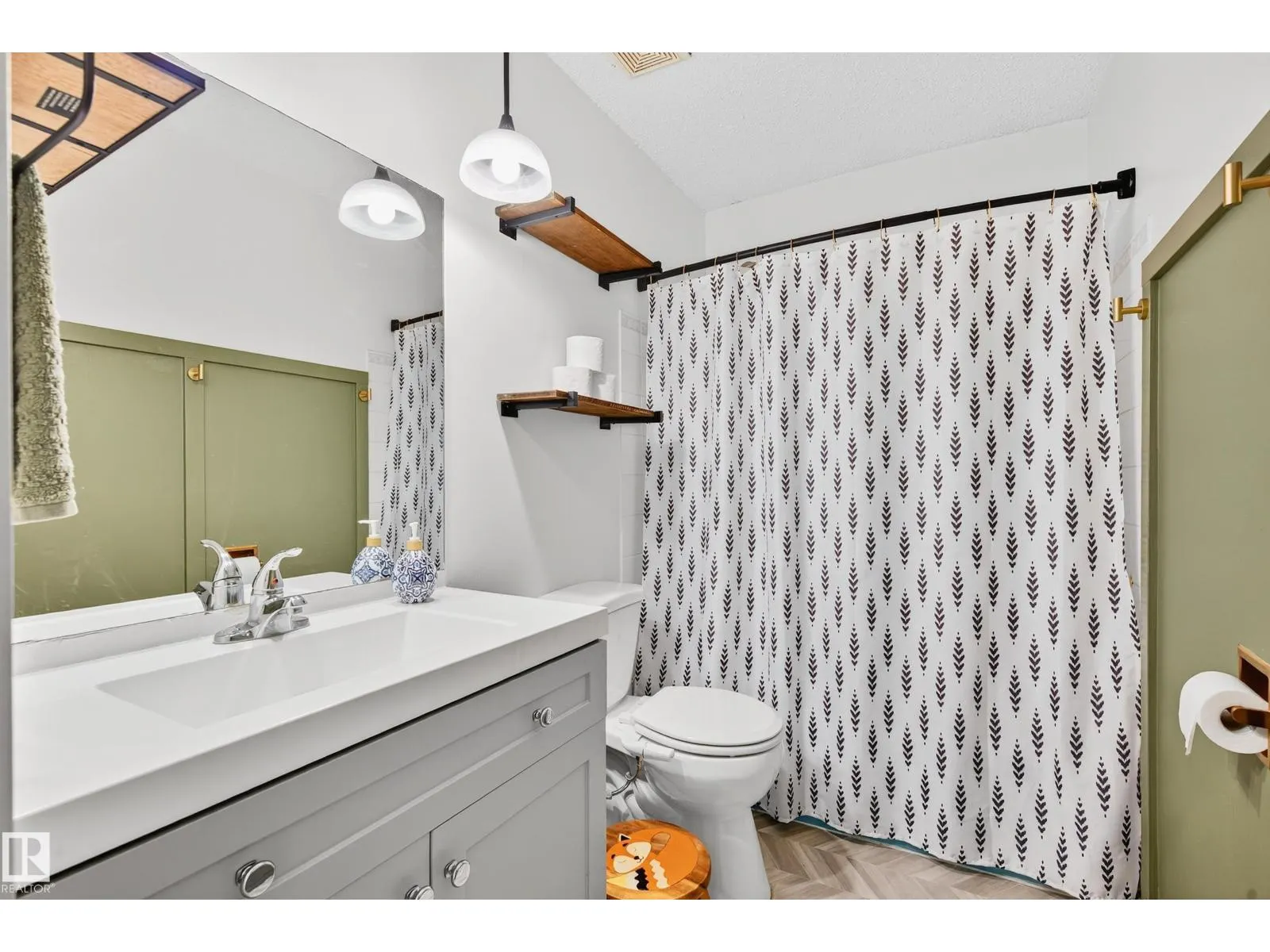 16215 102 ST NW