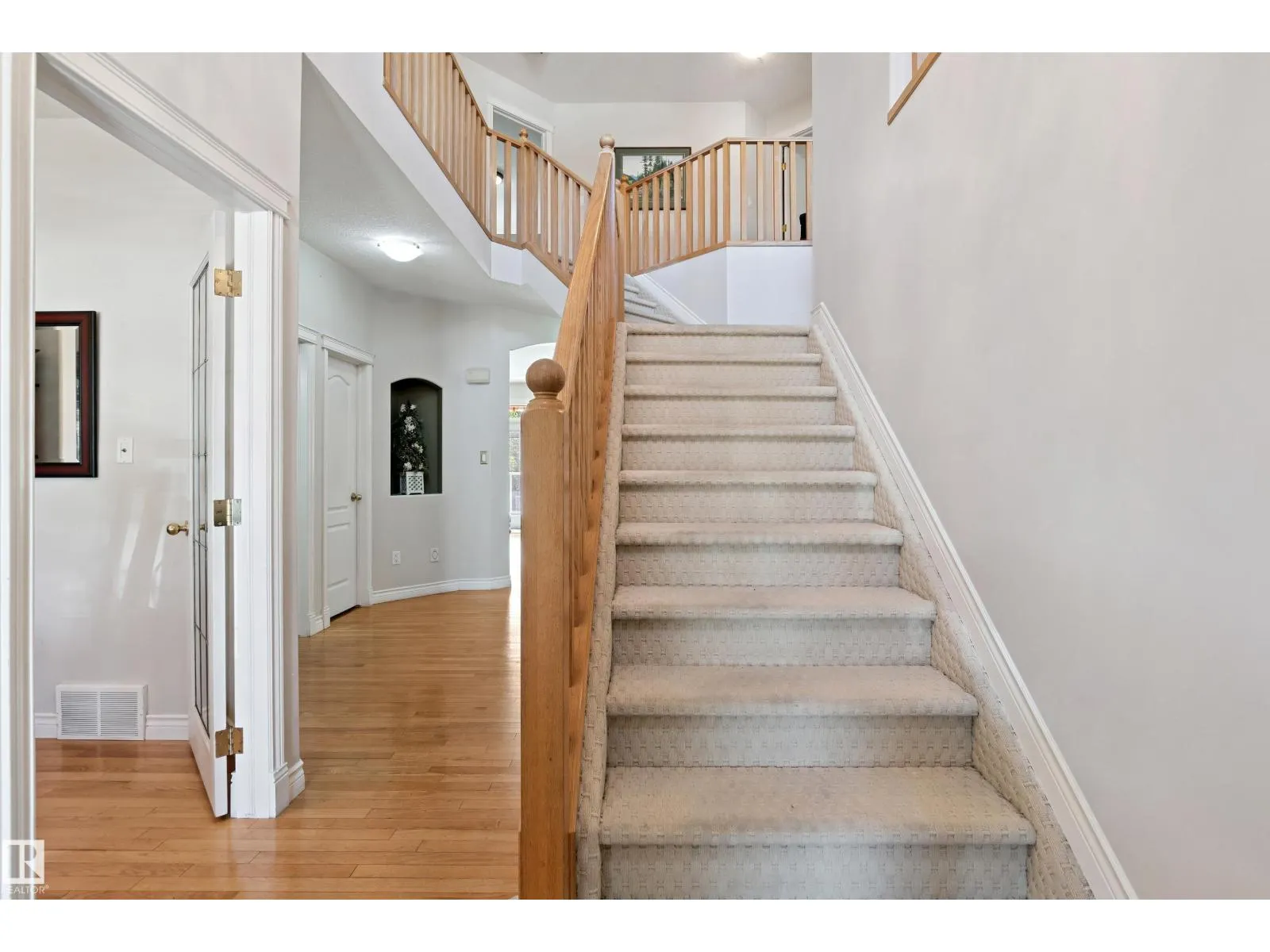 617 DALHOUSIE CR NW