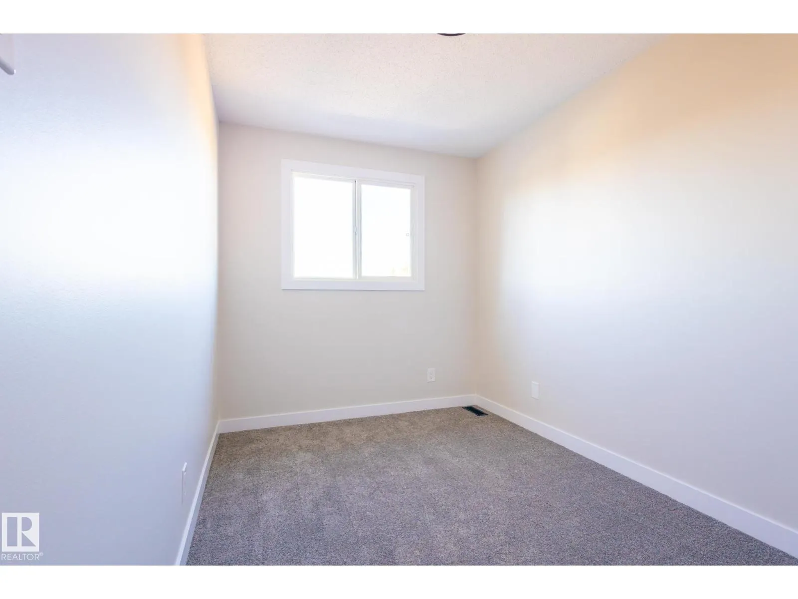 11516 139 AV NW