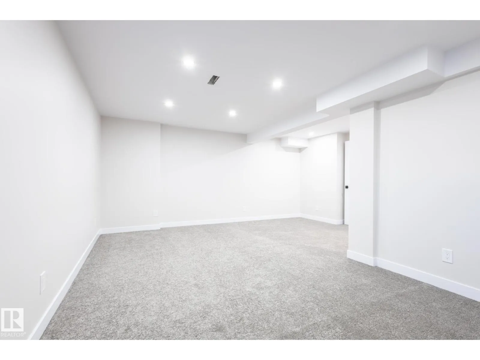 11516 139 AV NW