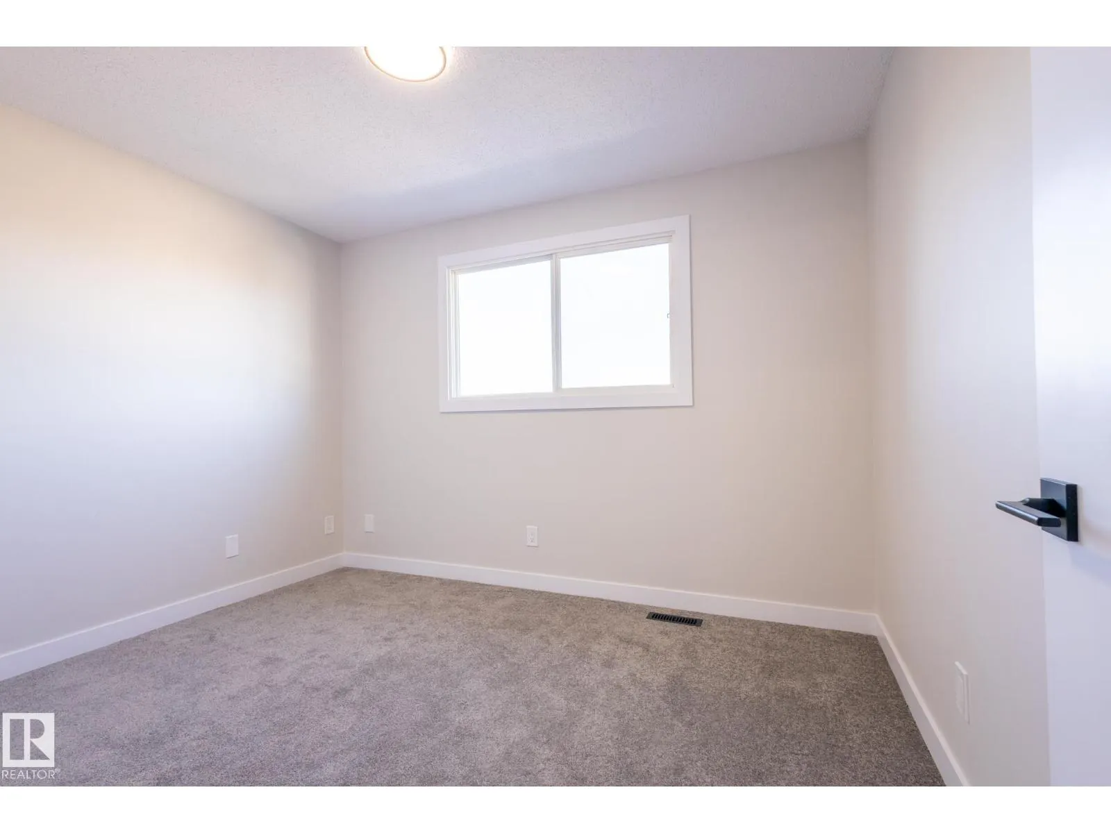 11516 139 AV NW