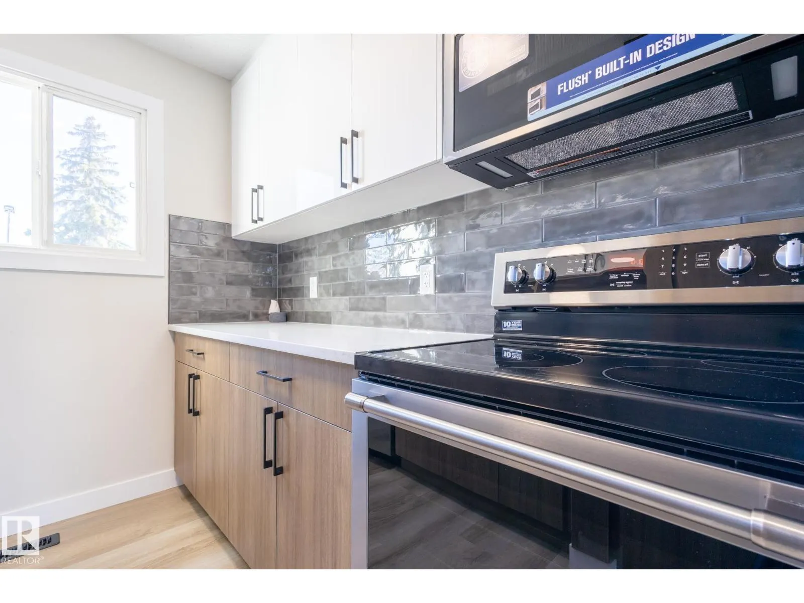 11516 139 AV NW