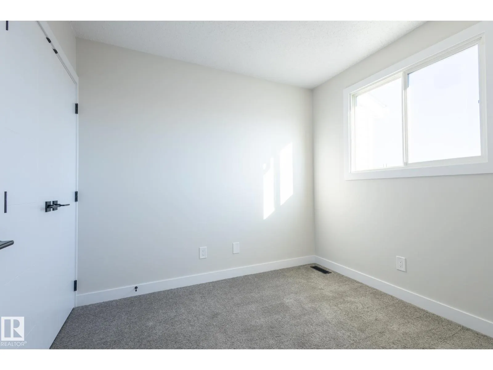 11516 139 AV NW