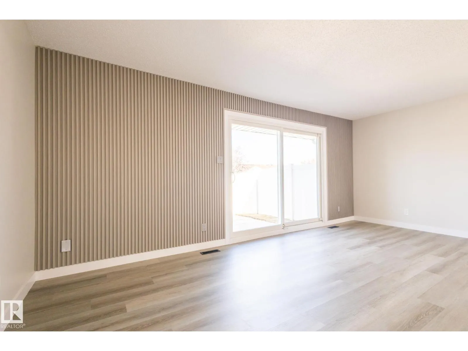 11516 139 AV NW