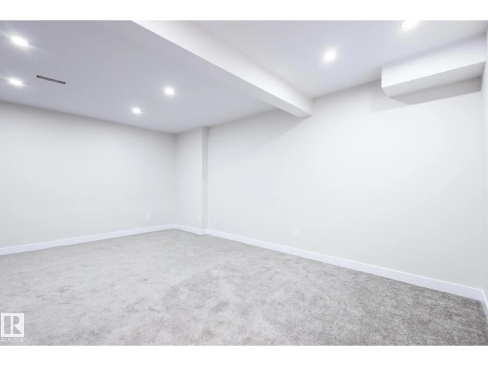 11516 139 AV NW
