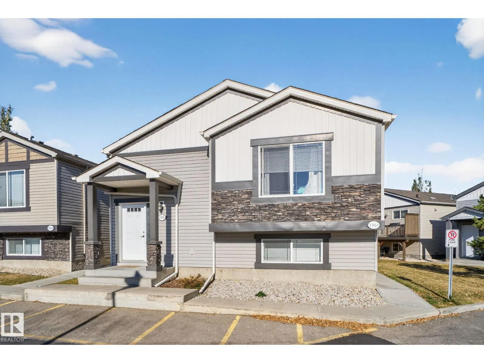 195, 142 Selkirk PL