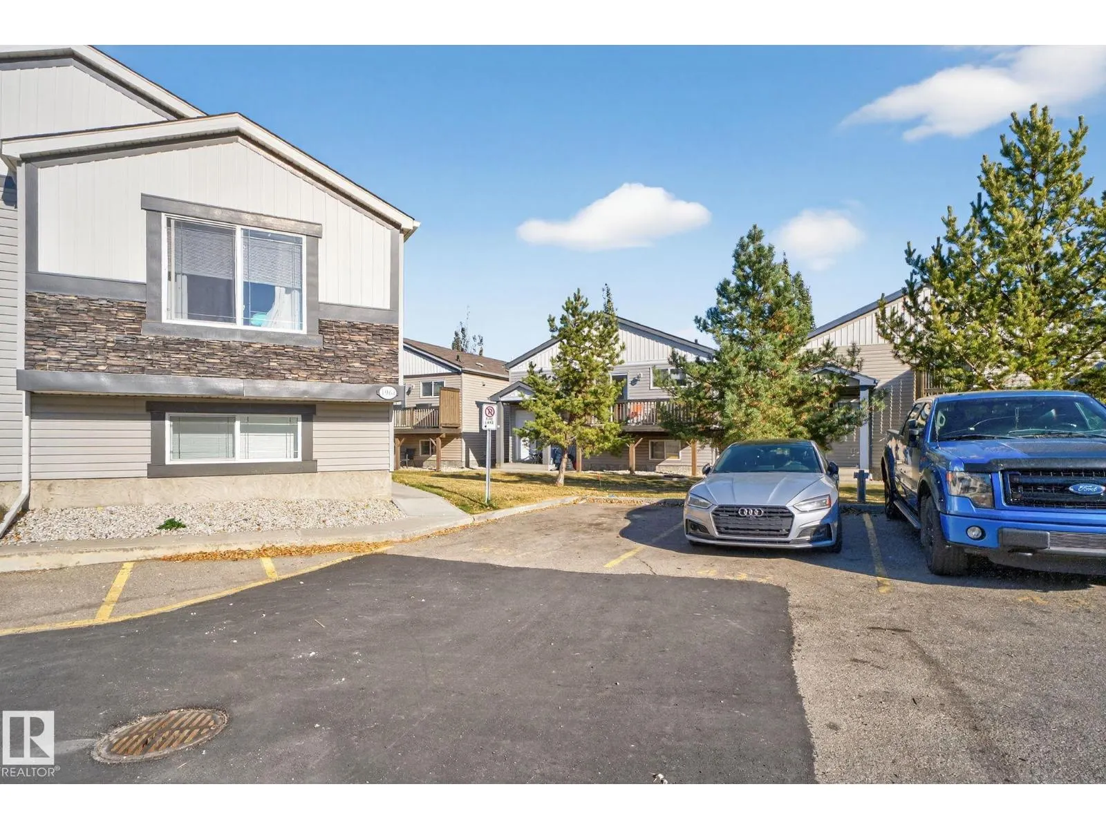 195, 142 Selkirk PL