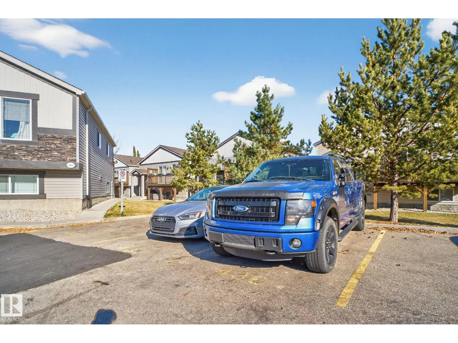 195, 142 Selkirk PL