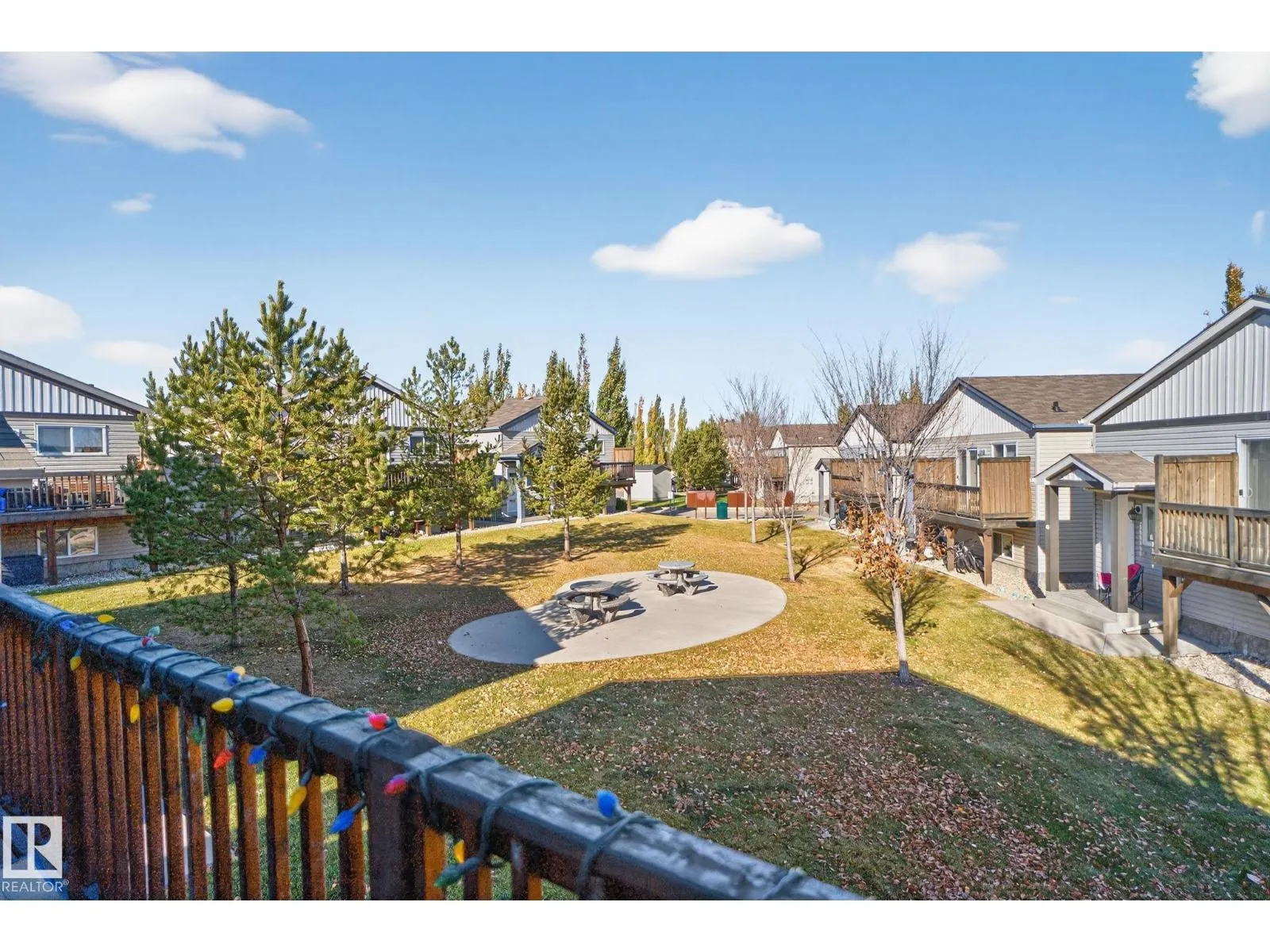 195, 142 Selkirk PL