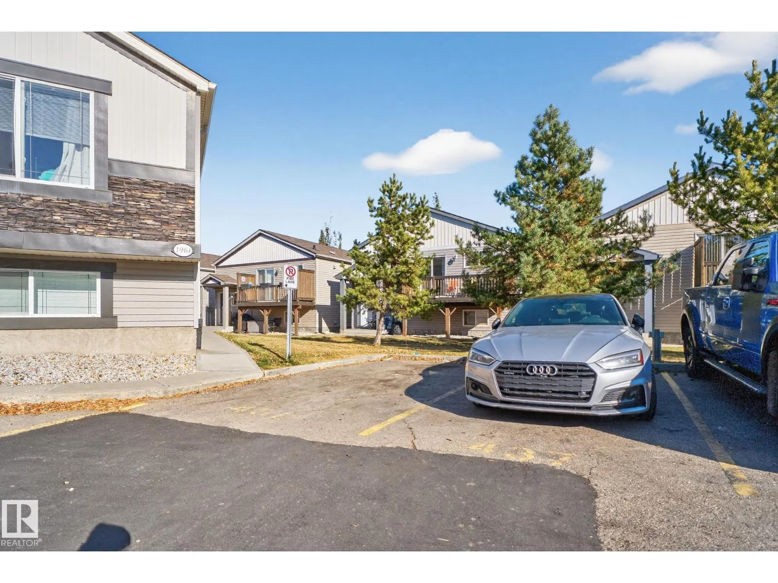 195, 142 Selkirk PL