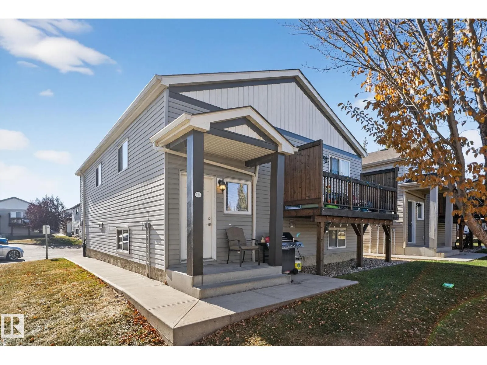 195, 142 Selkirk PL