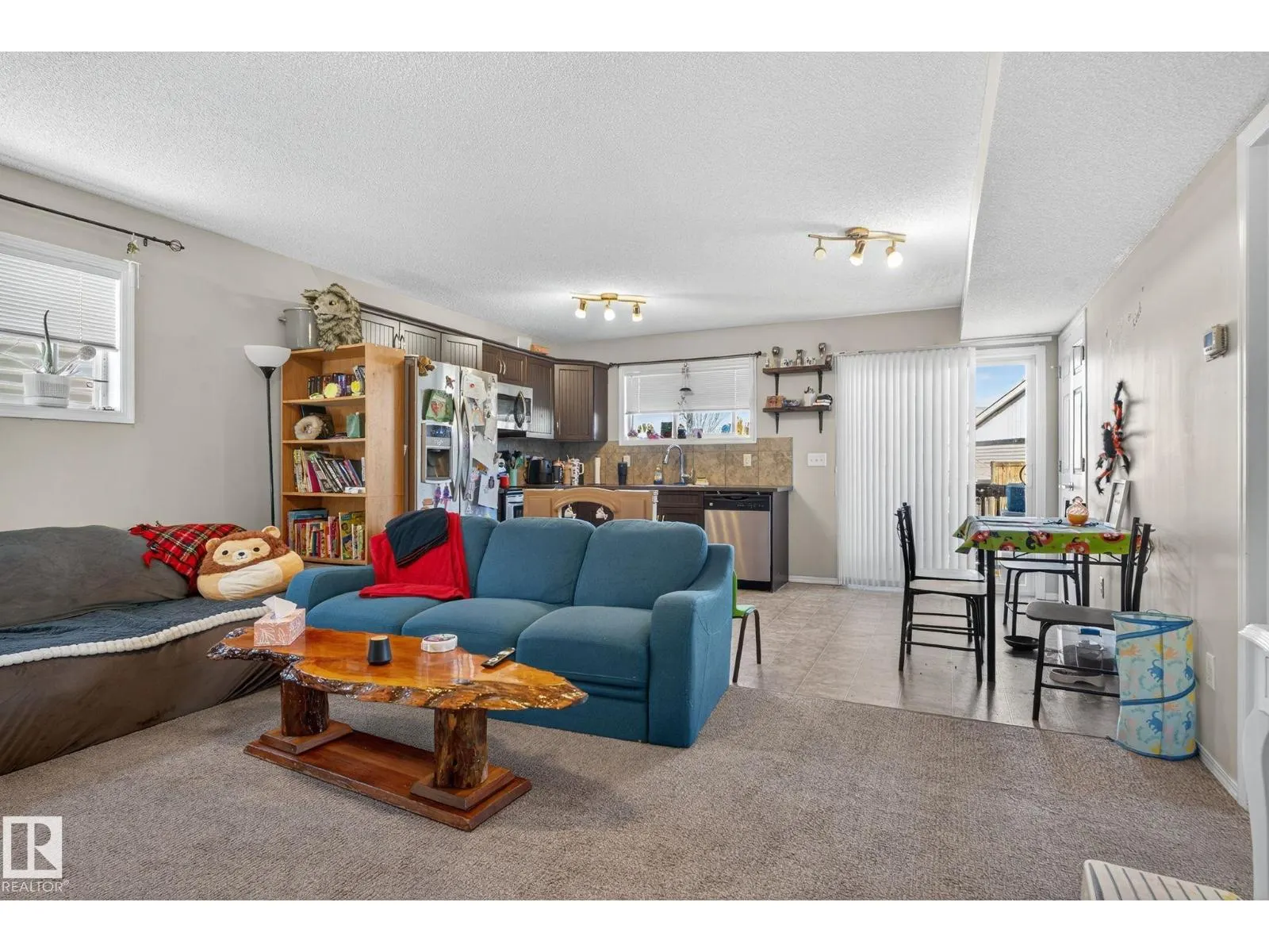 195, 142 Selkirk PL