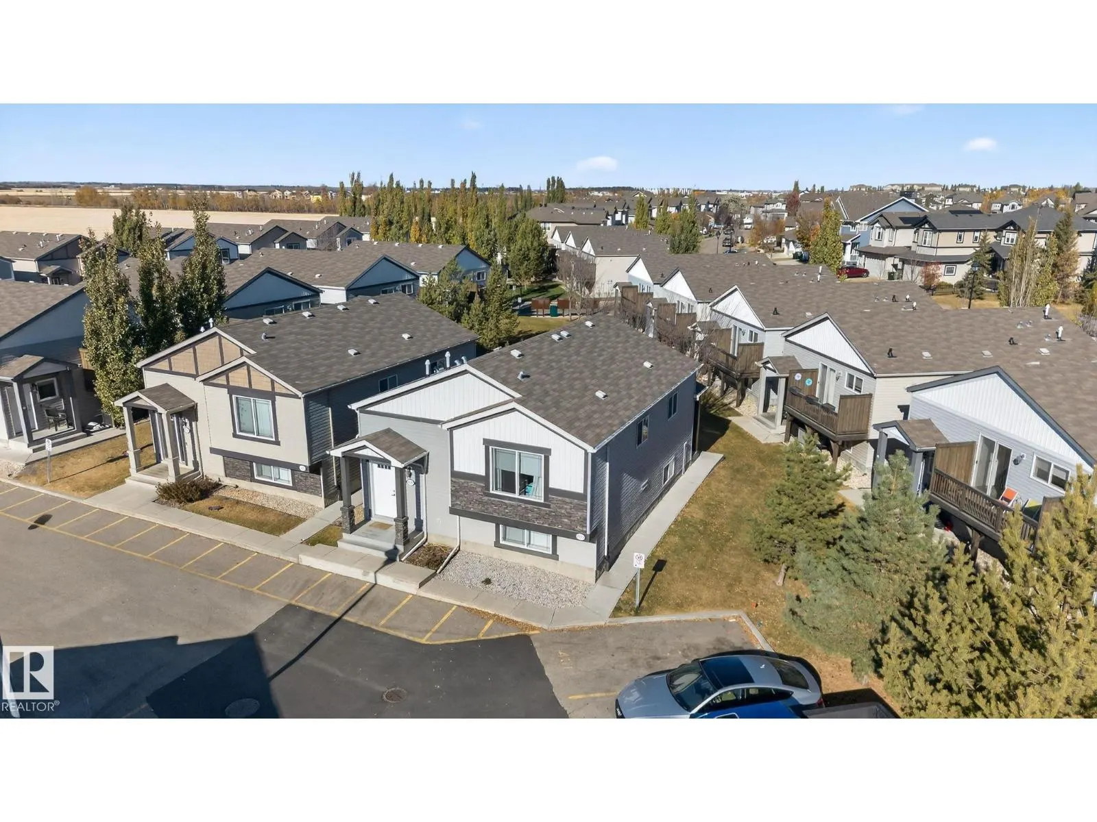 195, 142 Selkirk PL
